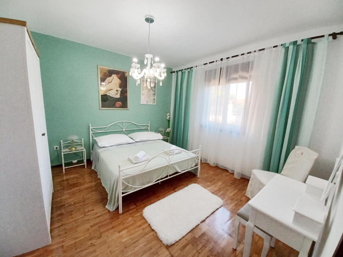 Apartment Lorenzo Trogir Exterior foto