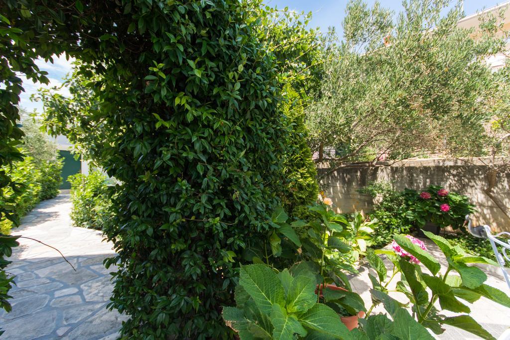 Apartment Lorenzo Trogir Exterior foto