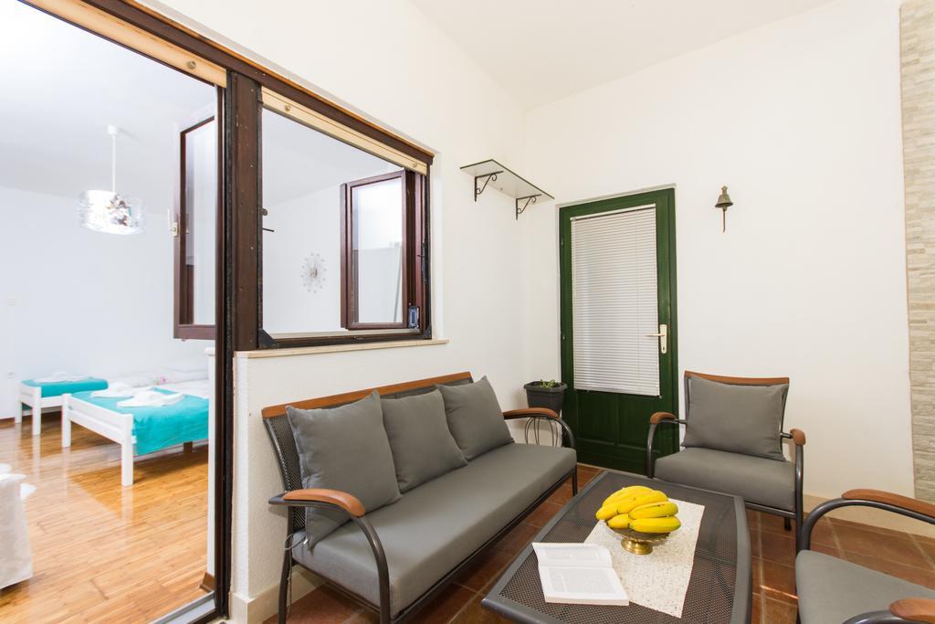 Apartment Lorenzo Trogir Exterior foto